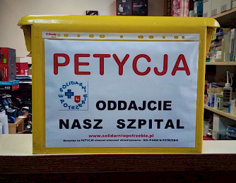 Żółte skrzynki w łomżyńskich sklepach do zbiórki Petycji