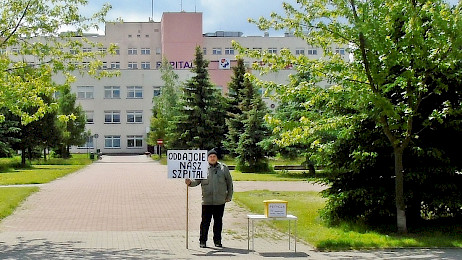 SOLIDARNI W POTRZEBIE warunkowo zawieszają „Niemy protest”
