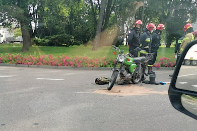 Motocyklista w szpitalu. Wypadek na rondzie