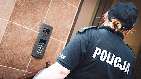 Dzielnicowa zatrzymała 25-latka poszukiwanego przez łomżyński sąd