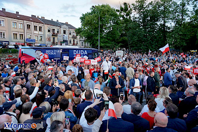 Andrzej Duda w Łomży. Tłumy łomżyniaków na Plcau Niepodległości [FOTO | VIDEO]