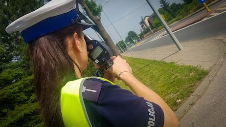 Kolejni kierowcy stracili prawa jazdy - jechali zbyt szybko w obszarze zabudowanym