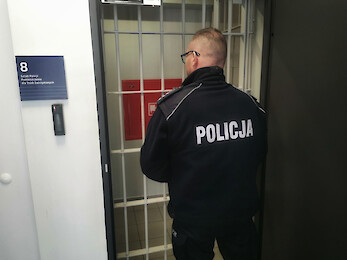 ODPOWIE ZA LICZNE KRADZIEŻ Z WŁAMANIEM