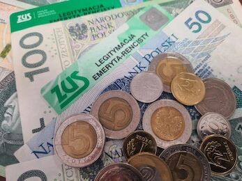 Emerytura, renta po śmierci. Kiedy można ją zatrzymać?