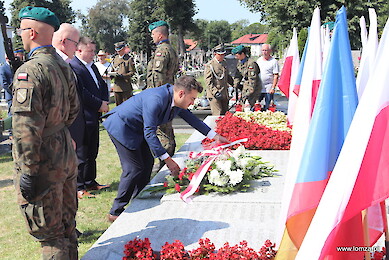 Apel Pamięci na mogiłach żołnierskich
