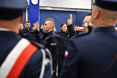 NOWI FUNKCJONARIUSZE W SZEREGACH PODLASKIEJ POLICJI