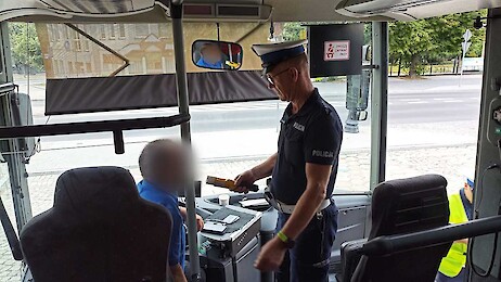 Bezpieczna wycieczka – zgłoś kontrolę autokaru
