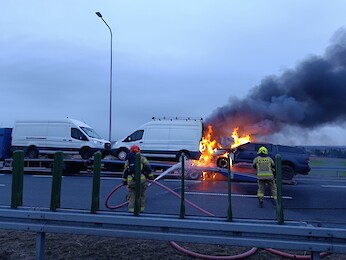 Pożar pojazdów na autolawecie na trasie S61