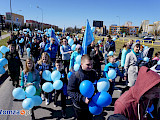 Ulicami Łomży przeszedł "Niebieski Marsz"  (Foto | VIDEO)